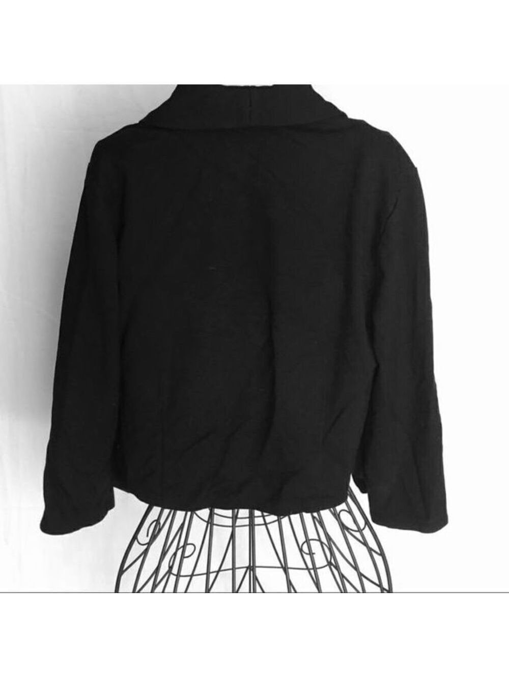 ECLIPSE cropped black cardigan size Medium - Picture 2 of 2